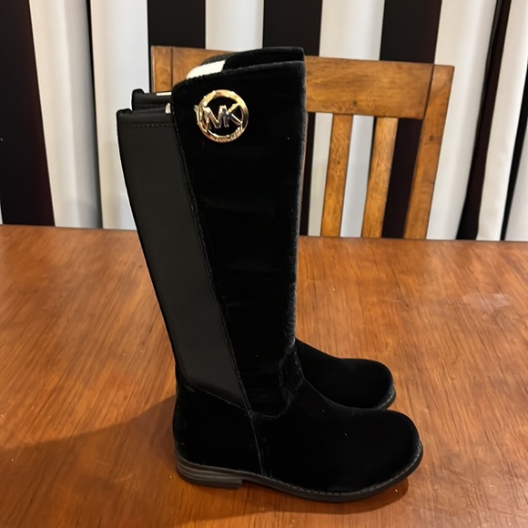 Michael Kors Emma Lily black velour Boots new Girls Toddlers Size 11 - Picture 2 of 11
